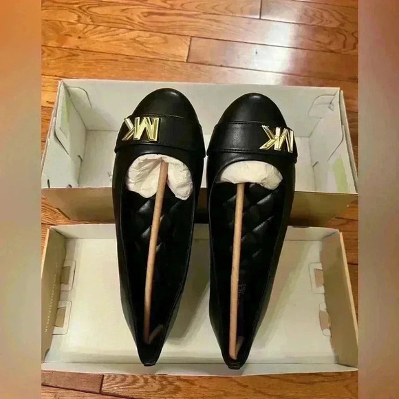 Michael Kors Brand new with box Jilly Ballet size 6 - Picture 9 of 14